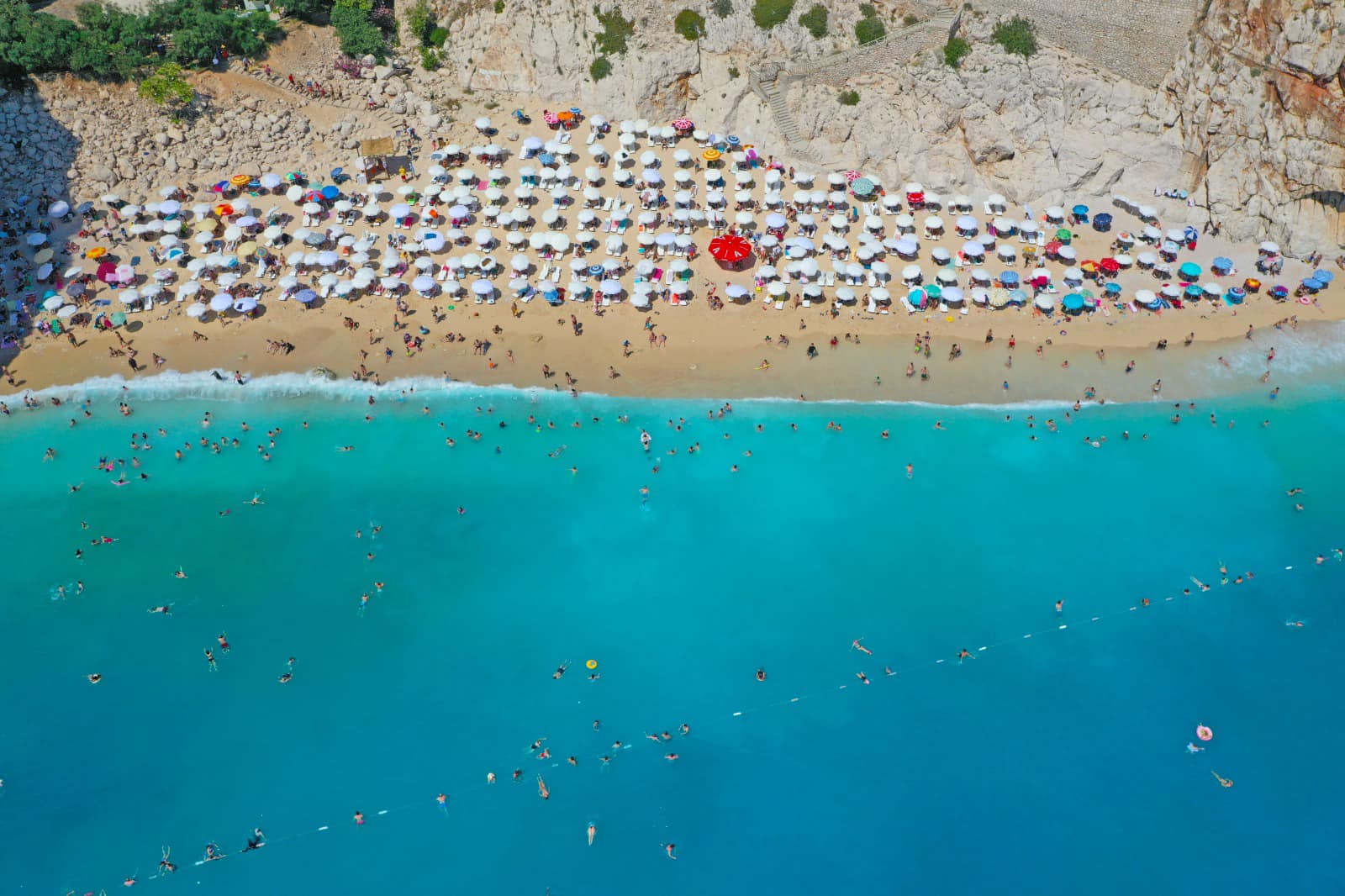 Antalya'da turist sayısı artarak rekor seviyeye ulaştı