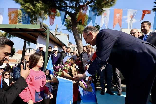 T.C. Çevre, Şehircilik ve İklim Değişikliği Bakanı, İzmir Konak'ta Yerel Seçimler İçin Umulduğu Gibi Olumlu Mesajlar Verdi.