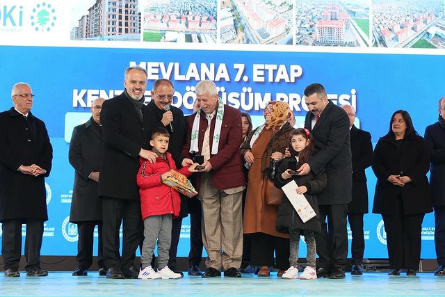 Bursa Mevlana Kentsel Dönüşüm Projesi'nde Yedinci Etap Tamamlandı, Konutlar Teslim Edildi