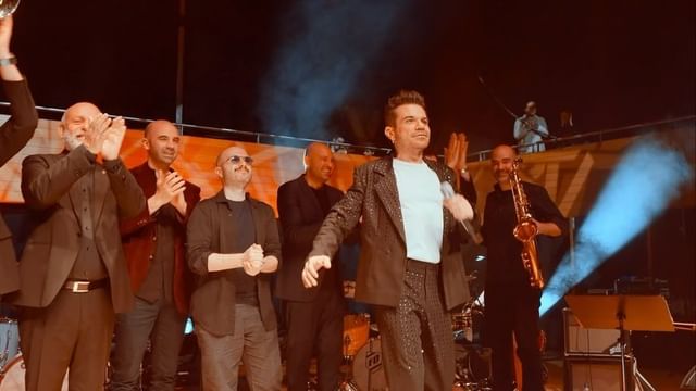 Kenan Doğulu İzmir'de unutulmaz bir konser verdi