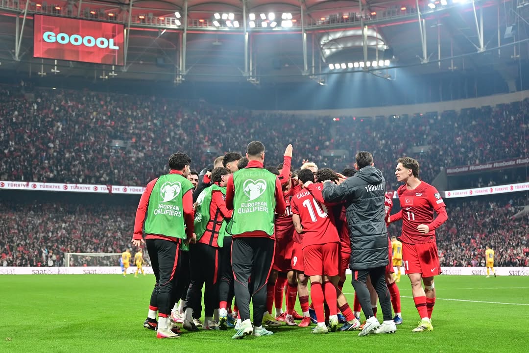 ???????? 2026 FIFA Dünya Kupası yolunda Romanya’yı 1-0 mağlup ederek play-off turu finaline yükselen A Millî...