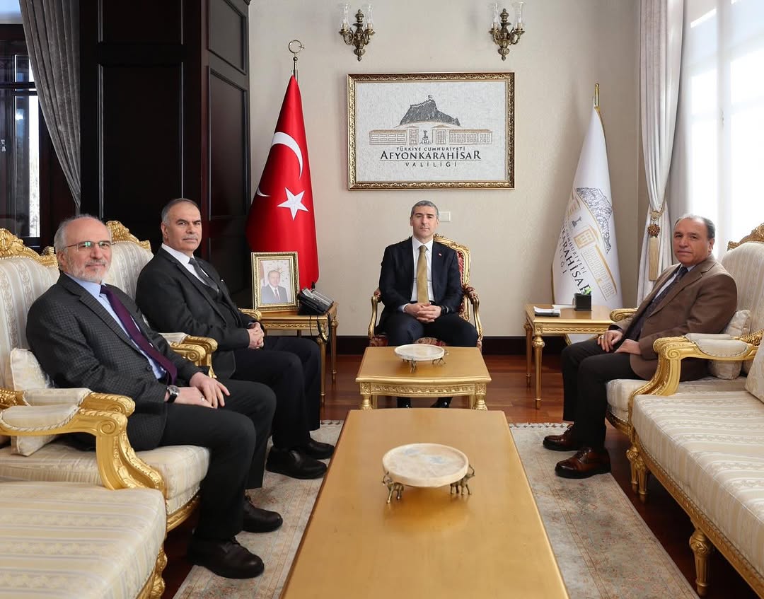 Afyon Kocatepe Üniversitesi Rektörü ve Rektör Yardımcıları Valiye Ziyarette Bulundu