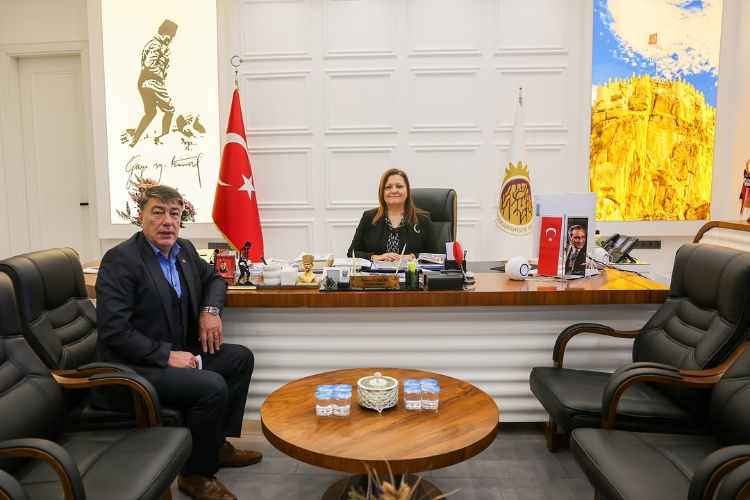 Afyonkarahisar Belediye Başkanı Burcu Köksal, Yarenler Mahalle Muhtarı Mehmet Akça ile Görüş Alışverişinde Bulundu