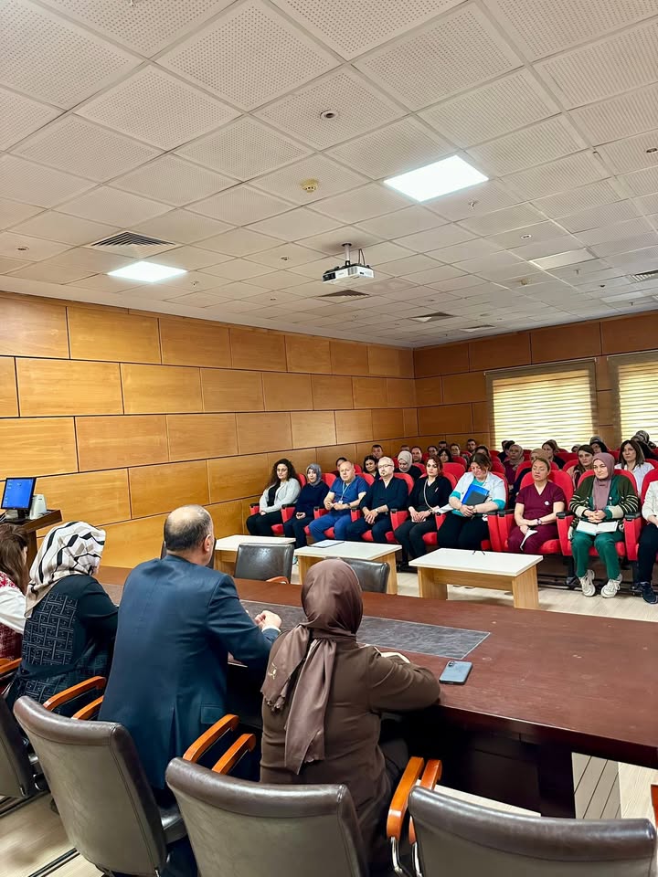 Afyonkarahisar Devlet Hastanesi'nde Aylık Değerlendirme Toplantısı Gerçekleştirildi