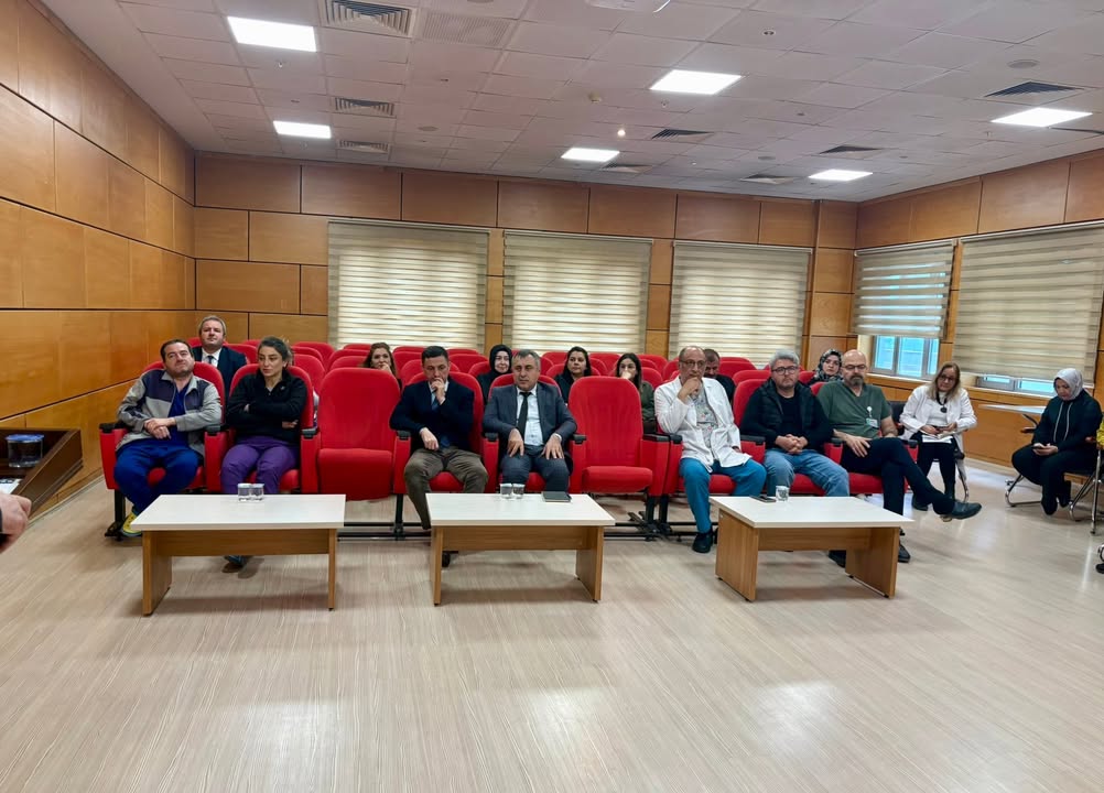 Afyonkarahisar Devlet Hastanesi'nde Kadın Hastalıkları ve Doğum Değerlendirme Toplantısı Gerçekleştirildi