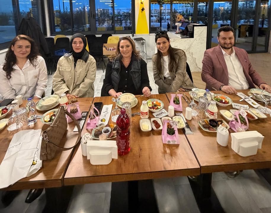 Afyonkarahisar Mali Müşavirler Odası Kadın Üyeleri 8 Mart Dünya Kadınlar Günü İftarında Bir Araya Geldi