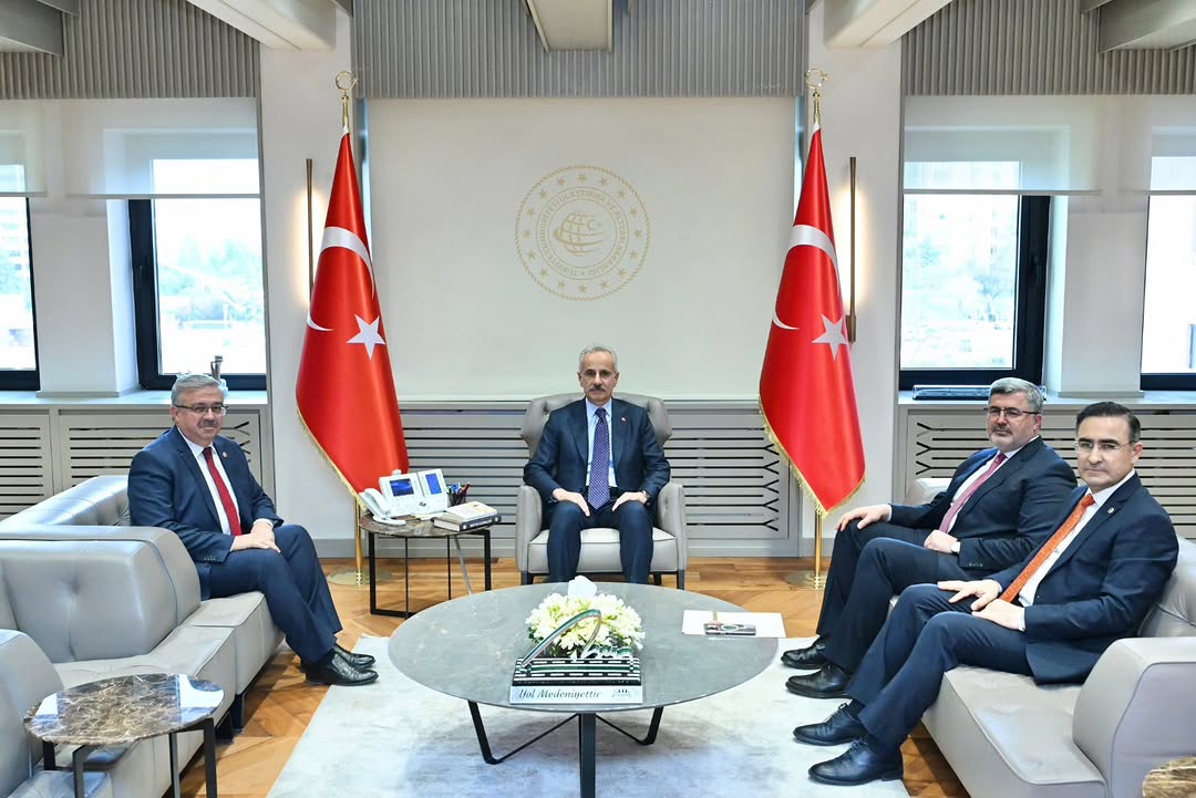 Afyonkarahisar Milletvekilleri Ulaştırma Bakanı Uraloğlu'nu Ziyaret Etti
