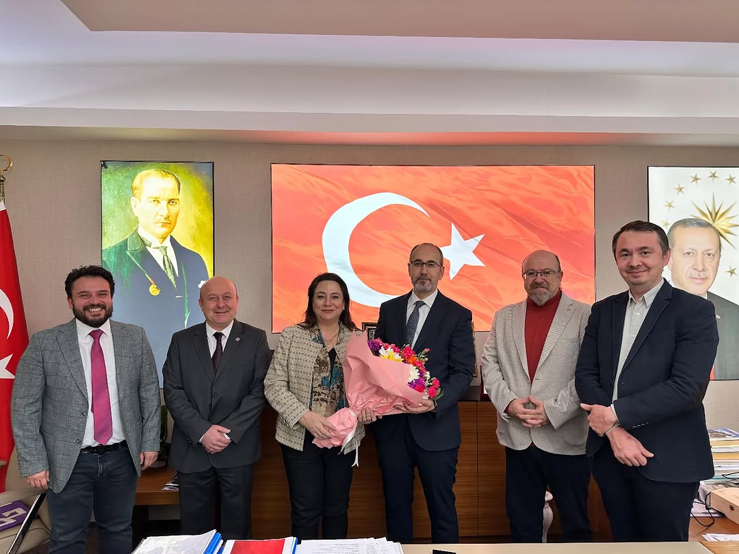 Afyonkarahisar Tabip Odası Başkanı Dr. Alev Türe ve Yönetimi İl Sağlık Müdürü Dr. Hakkı Öztürk'ü Ziyaret Etti