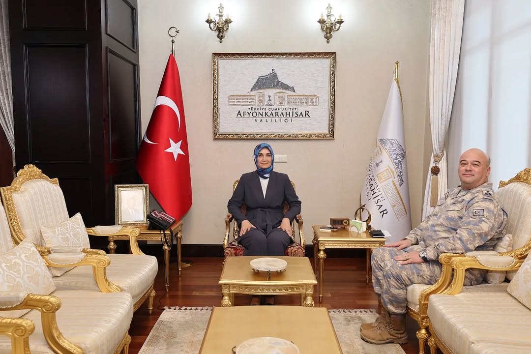 Afyonkarahisar Valiliği'nden Doç. Dr. Kübra Güran Yiğitbaşı'na Yeni Görevinden Dolayı Ziyaret