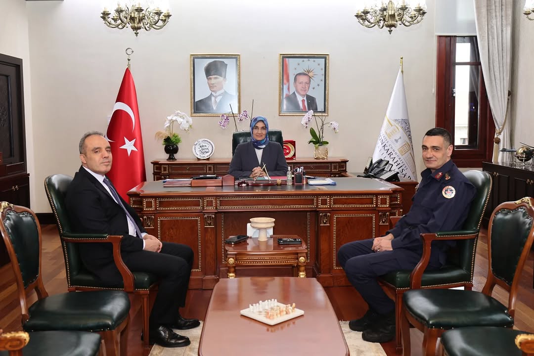 Afyonkarahisar Valiliği'nden Vali Doç. Dr. Kübra Güran Yiğitbaşı'na Hayırlı Olsun Ziyareti