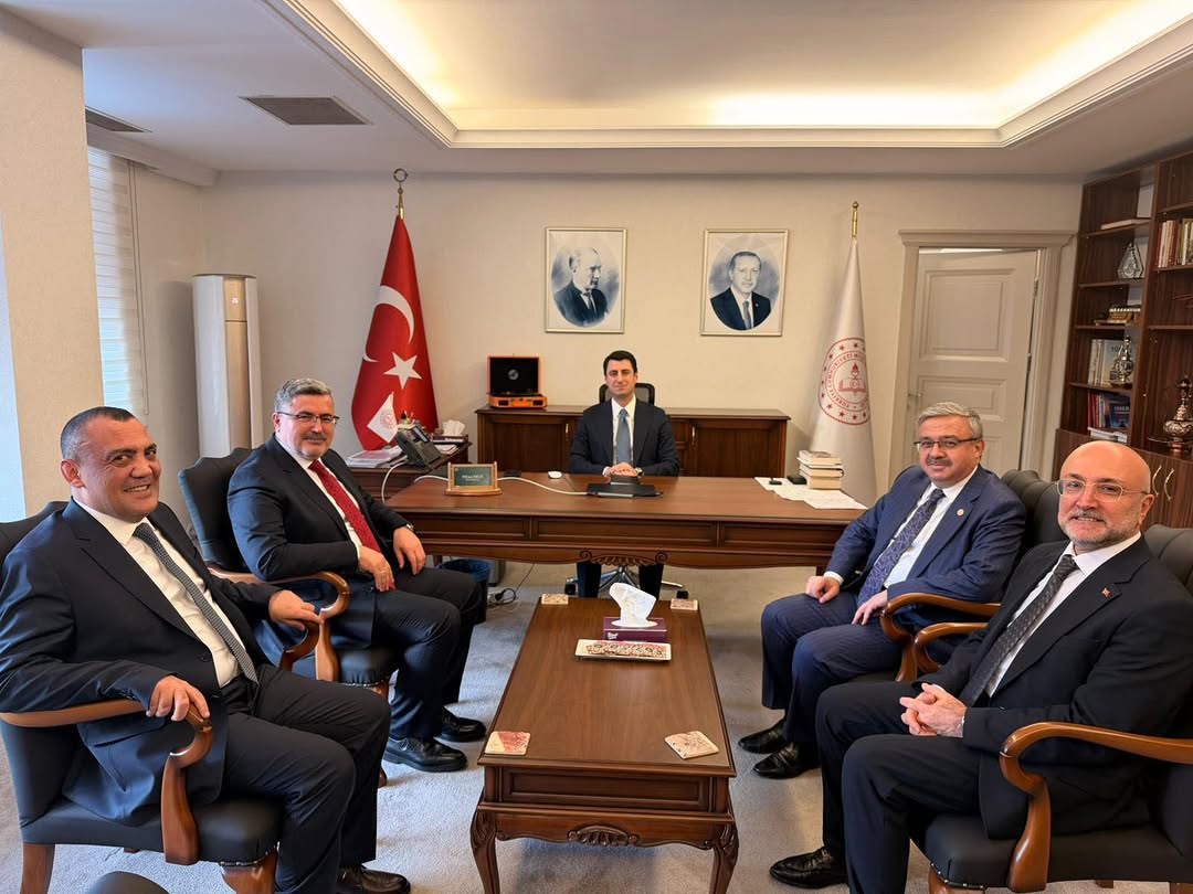 AK Parti Afyonkarahisar İl Başkanı Turgay Şahin, Milletvekili İbrahim Yurdunuseven ve İl Başkan Yardımcısı Mahmut Ekici Milli Eğitim Bakanlığı'na Ziyaret Gerçekleştirdi