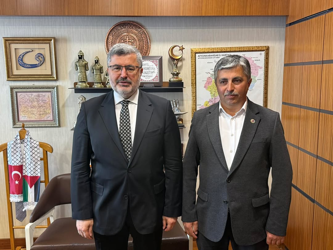 Ak Parti Milletvekili Ali Özkaya, Emirdağ Davulga Belediye Başkanı Ömer Mısır'ı Gazi Meclis'te Ağırladı