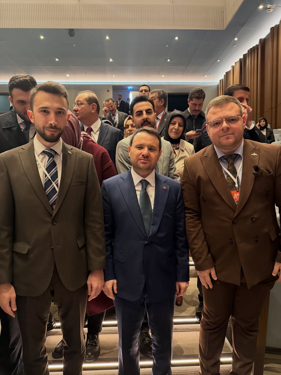 Akın Gürlek'e Afyonkarahisar Gençliği'nden Hayırlı Olsun Dilekleri