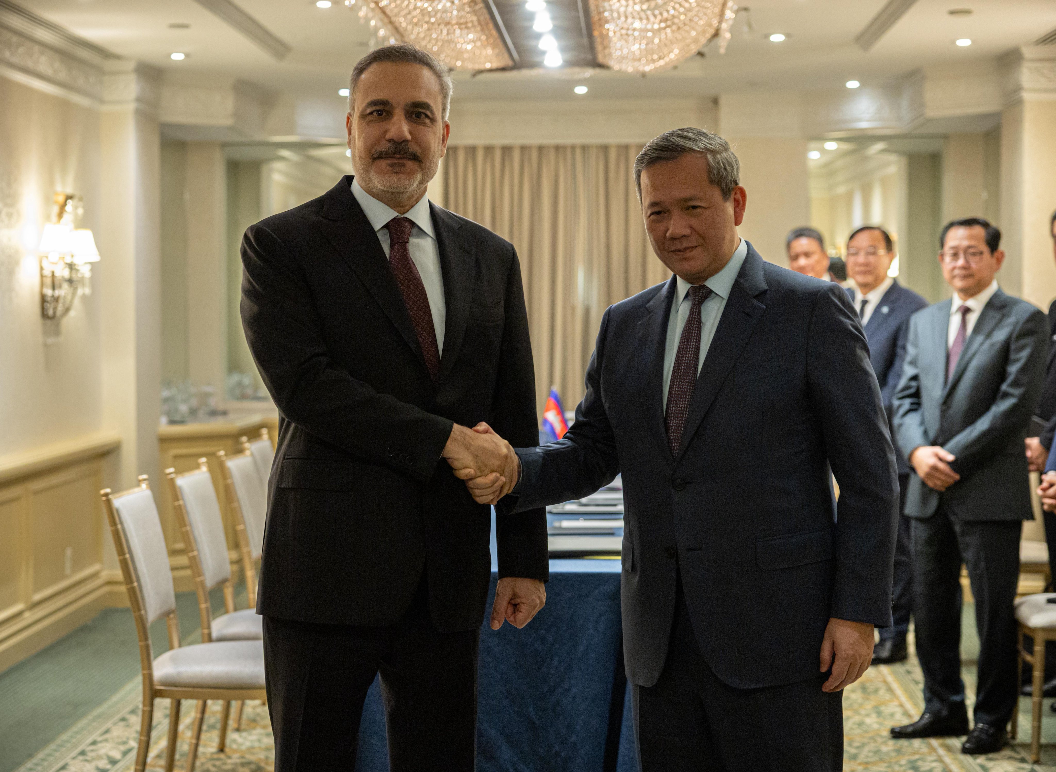 Bakan Fidan Kamboçya Başbakanı ile Görüştü