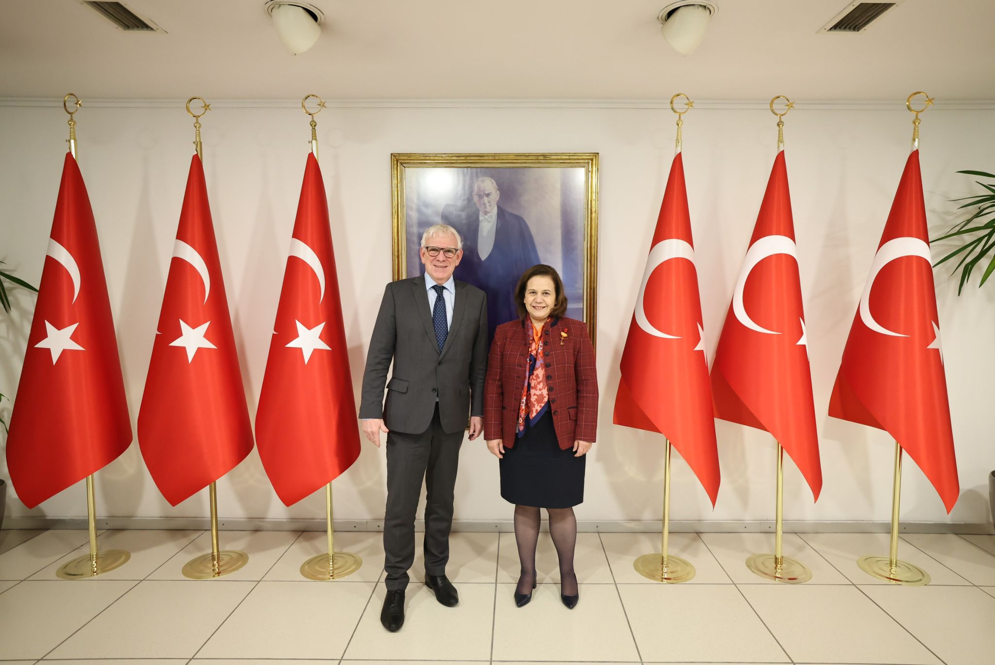 Bakan Yardımcısı Ekinci Almanya'da