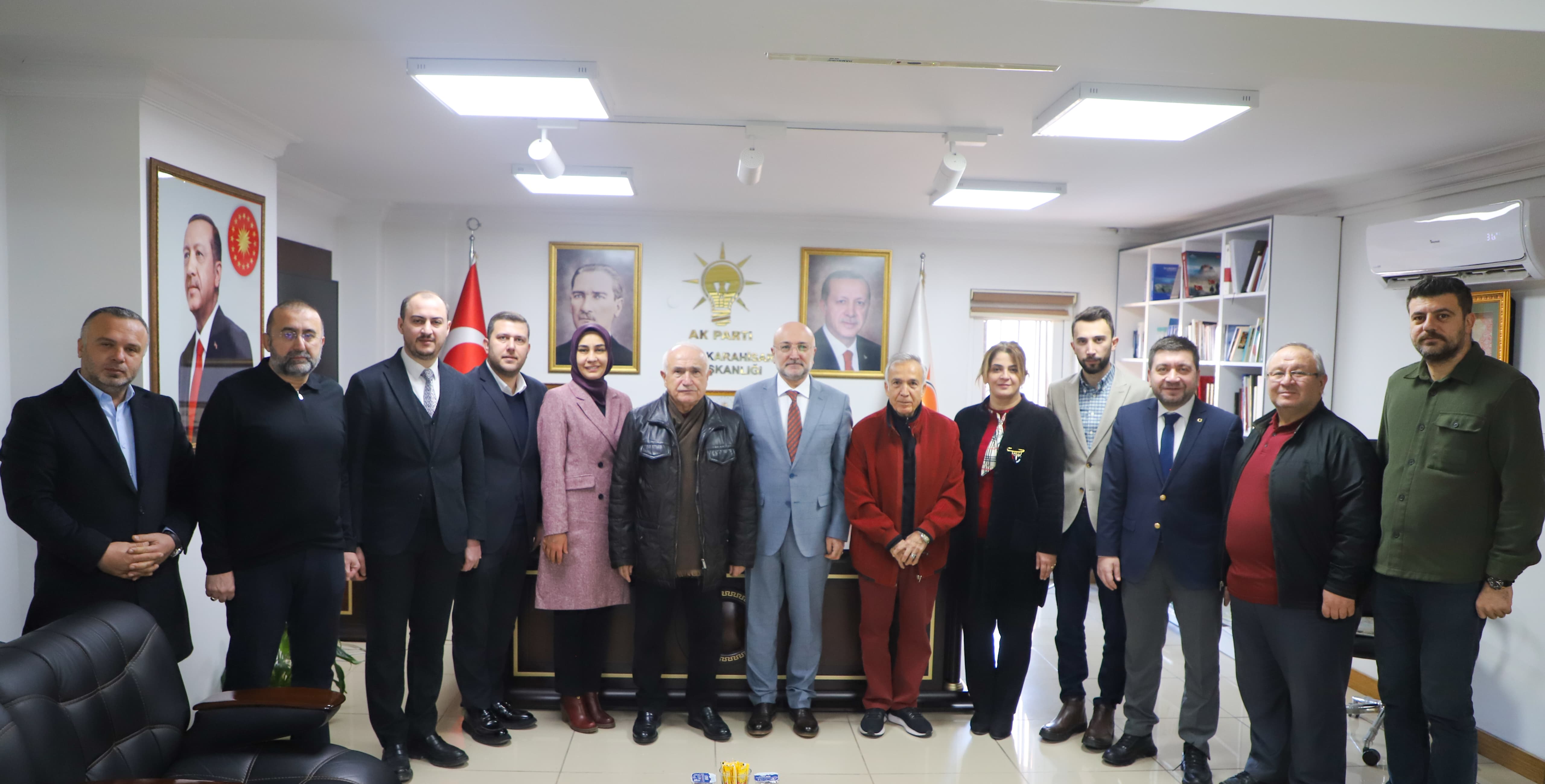 ÇİÇEK VE DONAT’TAN AK PARTİ İL BAŞKANLIĞINA ZİYARET