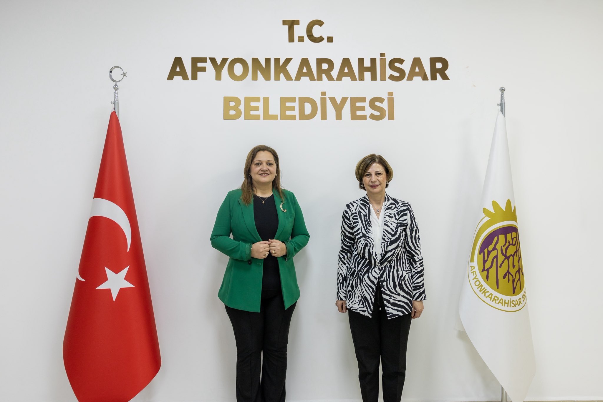 Eskişehir Belediye Başkanı Ünlüce, sergi için ziyaret etti