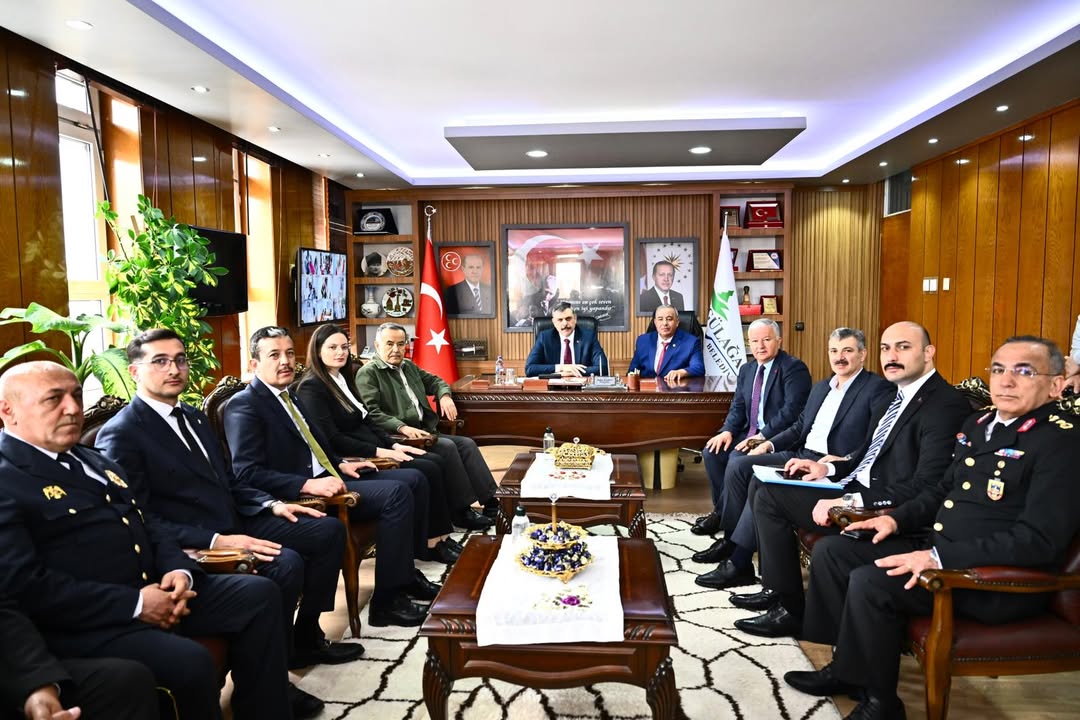 İçişleri Bakanı Mustafa Çiftçi, Gülağaç Belediyesi'ni Ziyaret Etti