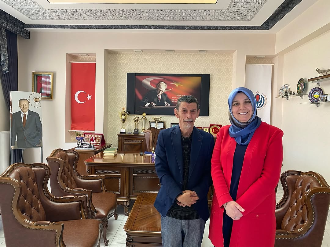 İhsaniye Belediye Başkanı Emine Gökçe, Mevlüt'ü Ziyaret Etti