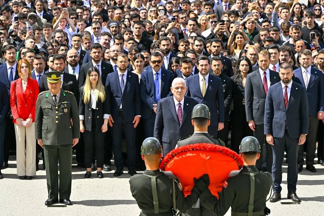İYİ Parti Milletvekili Hakan Şeref Olgun: 'SENİNLEYİZ izindeİYİyiz' Paylaşımı