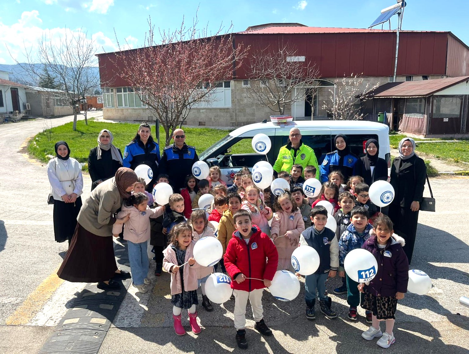 Minik Öğrencilere Polislik Mesleği Tanıtıldı