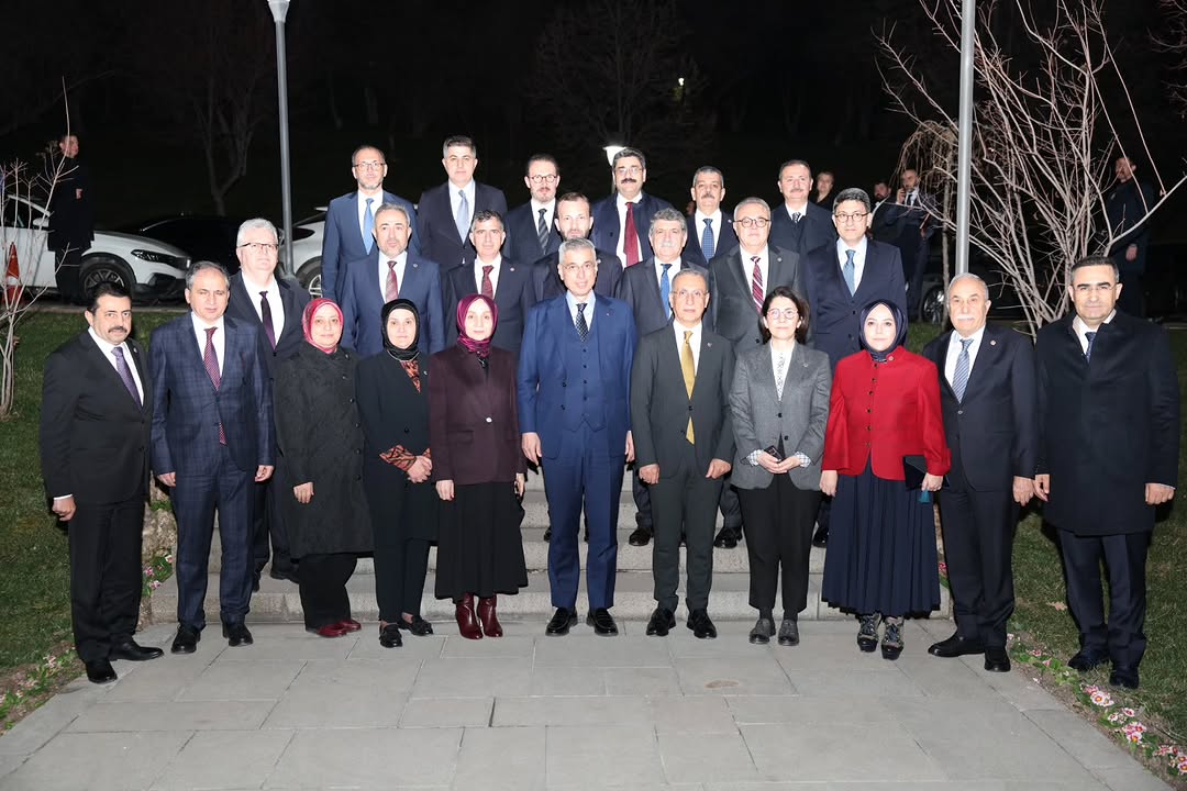 Sağlık, Aile, Çalışma ve Sosyal İşler Komisyonu Üyeleri Sağlık Bakanı Kemal Memişoğlu İle İftar Sofrasında Buluştu