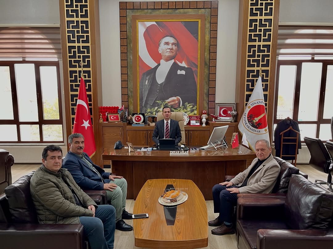 Sinanpaşa MHP İlçe Başkanı Fevzi CAN ve İlçe Teşkilatı Kaymakam Emrah ASLAN'ı Ziyaret Etti