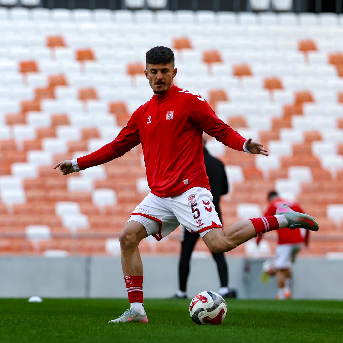 Sivasspor Sahada: Maç Öncesi Son Dakikalar ve Hazırlıklar