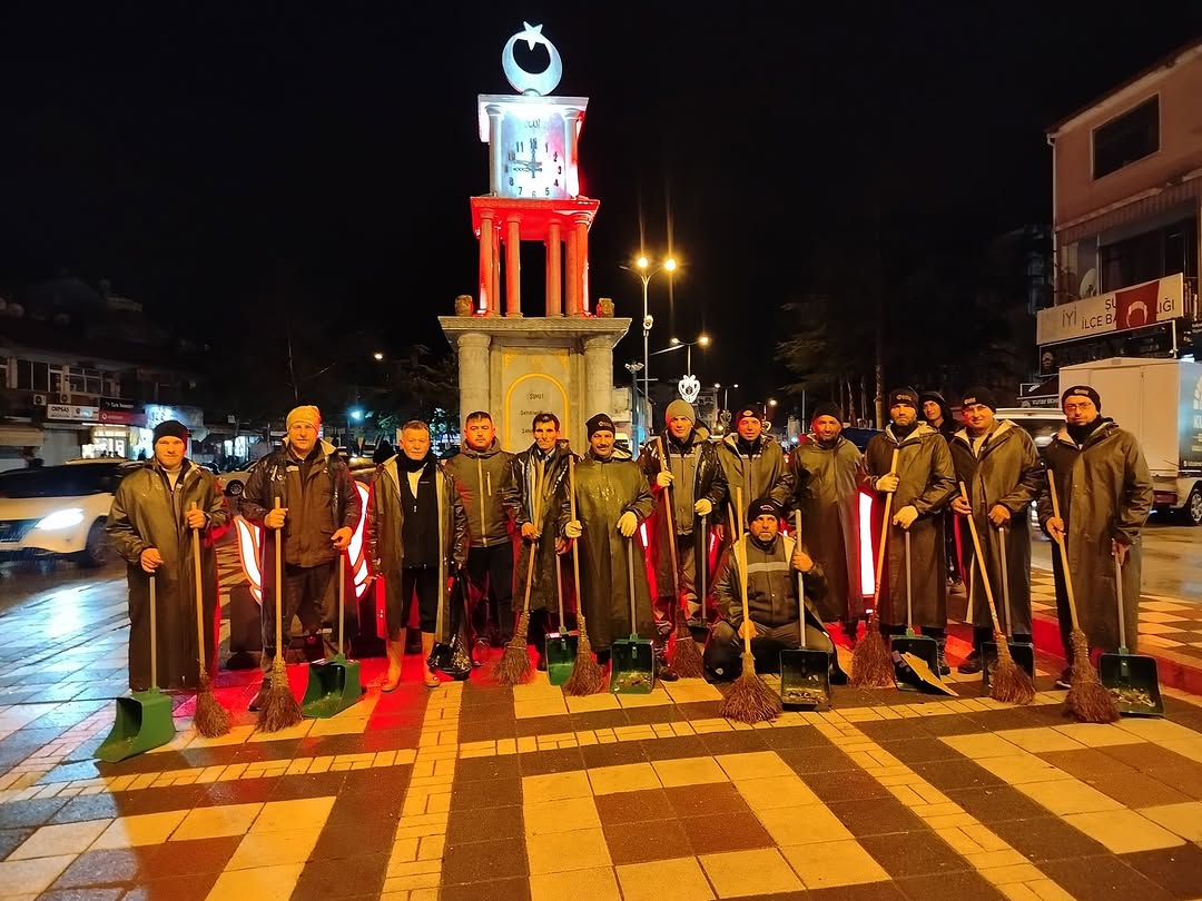 Şuhut Belediye Başkanı Muhuttin Özaşkın'dan Özverili Çalışanlara Teşekkür
