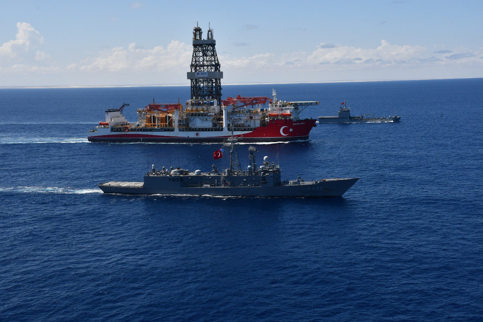 TCG Gaziantep, Çağrı Bey'e eskort görevinde