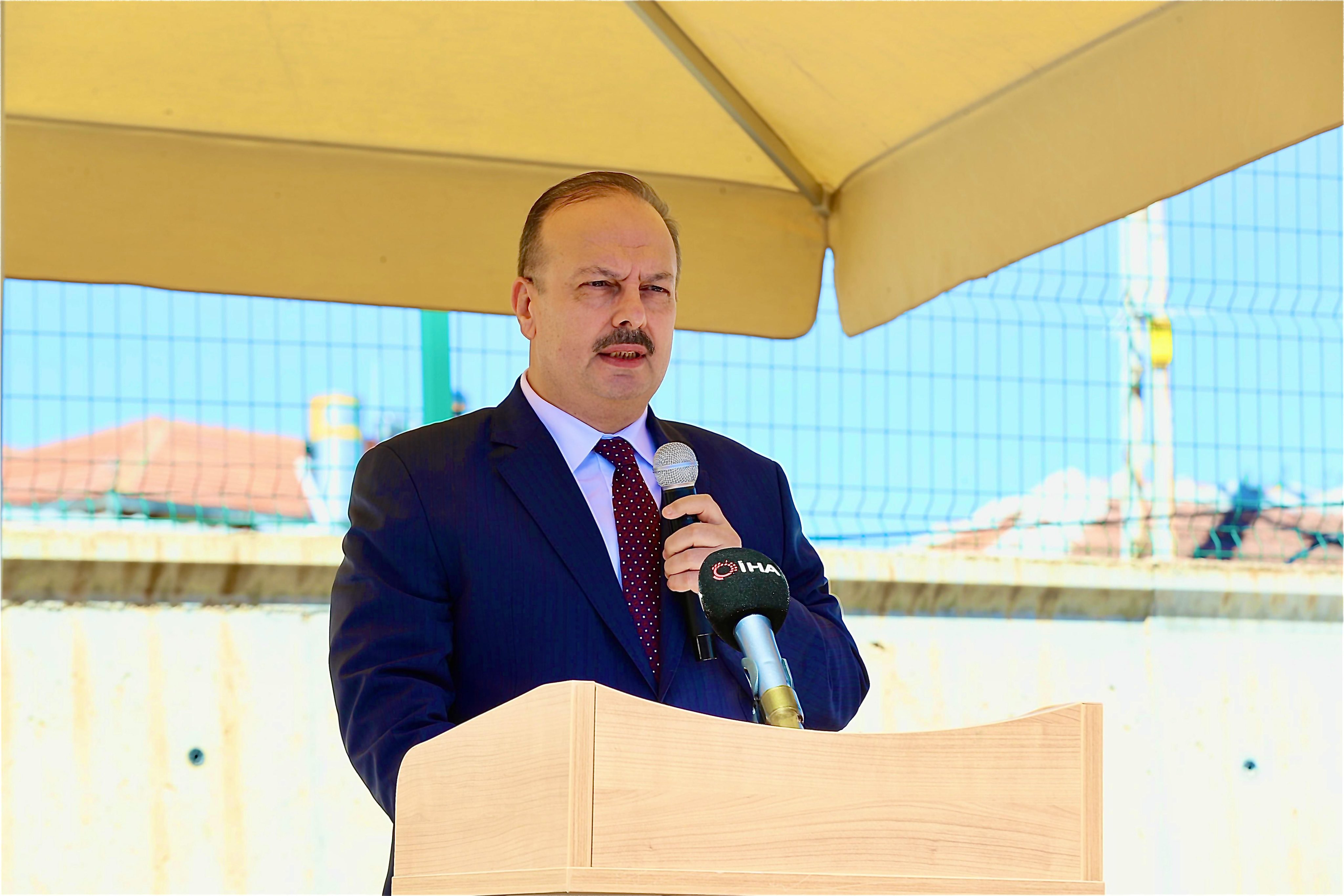 Vali Canbolat, Haymana'da tapu dağıtım programına katıldı