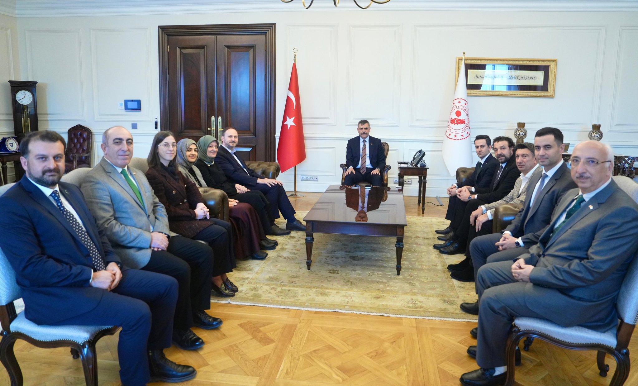 Yeşilay'dan Bakan Çiftçi'ye Ziyaret