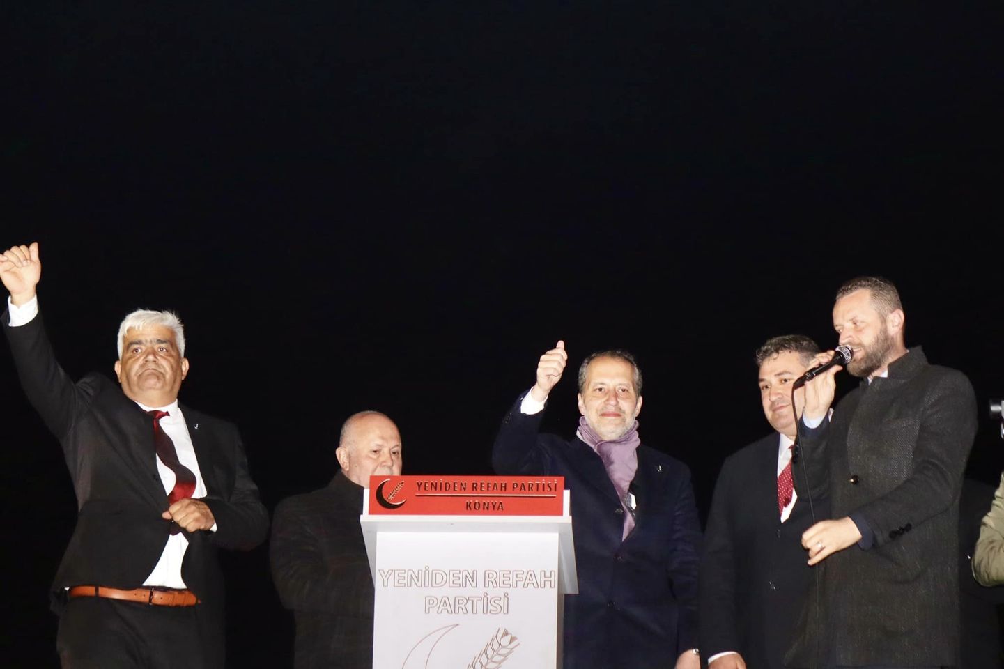 Yeniden Refah Partisi Lideri Kalabalığı Coşturdu