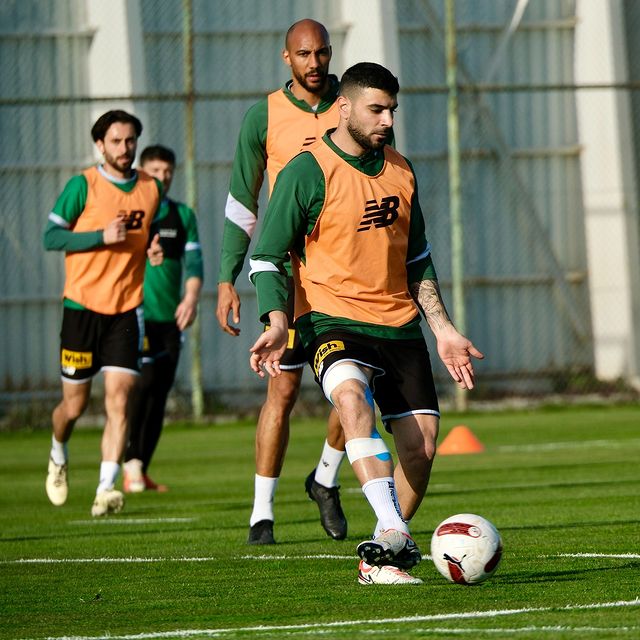 TÜMOSAN Konyaspor, Trabzonspor maçına yoğun bir hazırlıkla devam ediyor.