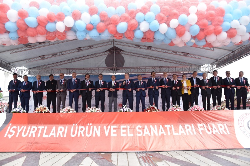 Bursa'da İşyurtları Ürün ve El Sanatları Fuarı Açıldı - Hükümlülerin Ürettiği Ürünler Sergilenecek