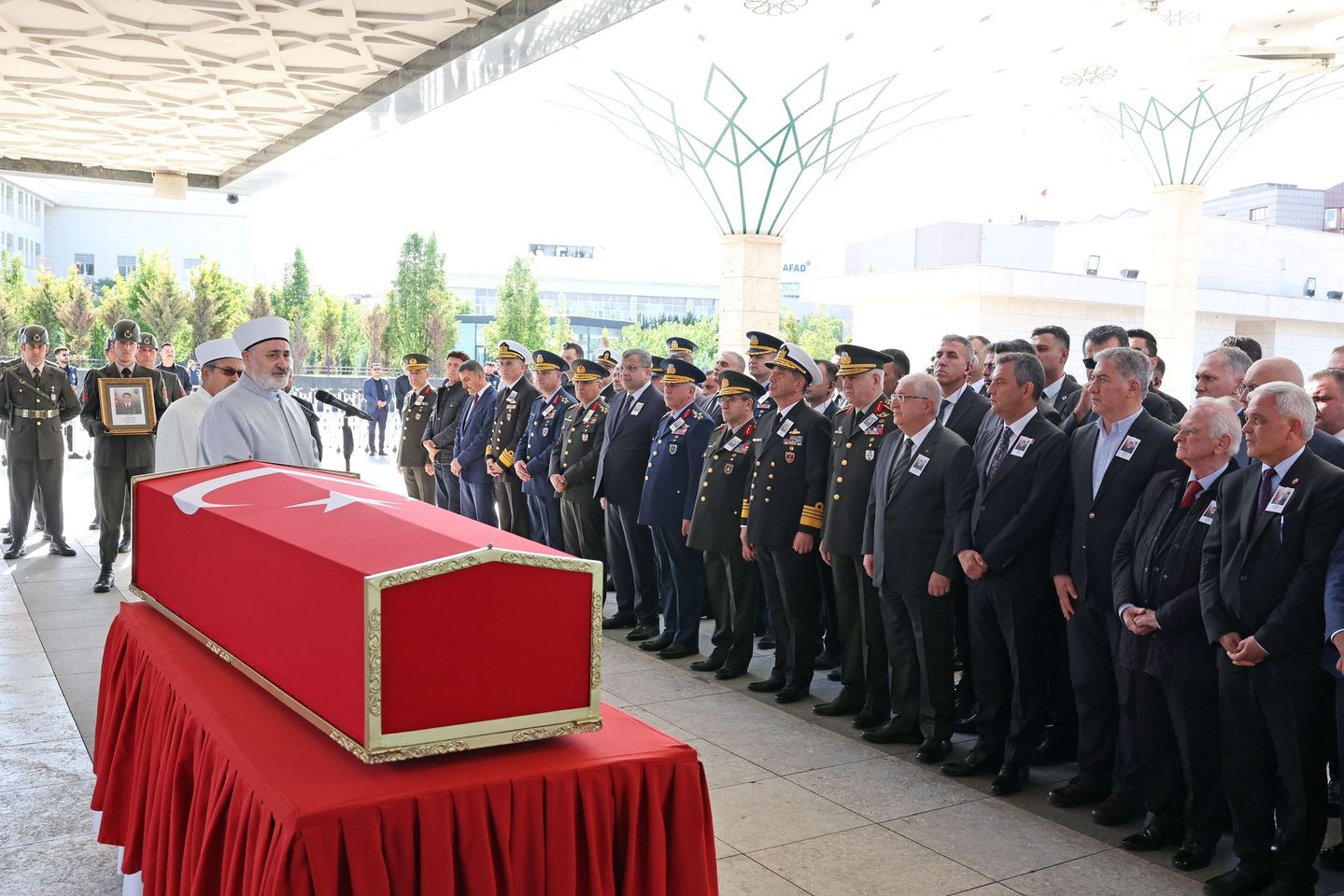 Kahraman Şehidimiz Piyade Astsubay Kıdemli Çavuş Ata Göçmen Son Yolculuğuna Uğurlandı