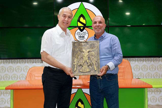 Alanya Belediye Başkanı Corendon Alanyaspor'u Ziyaret Etti