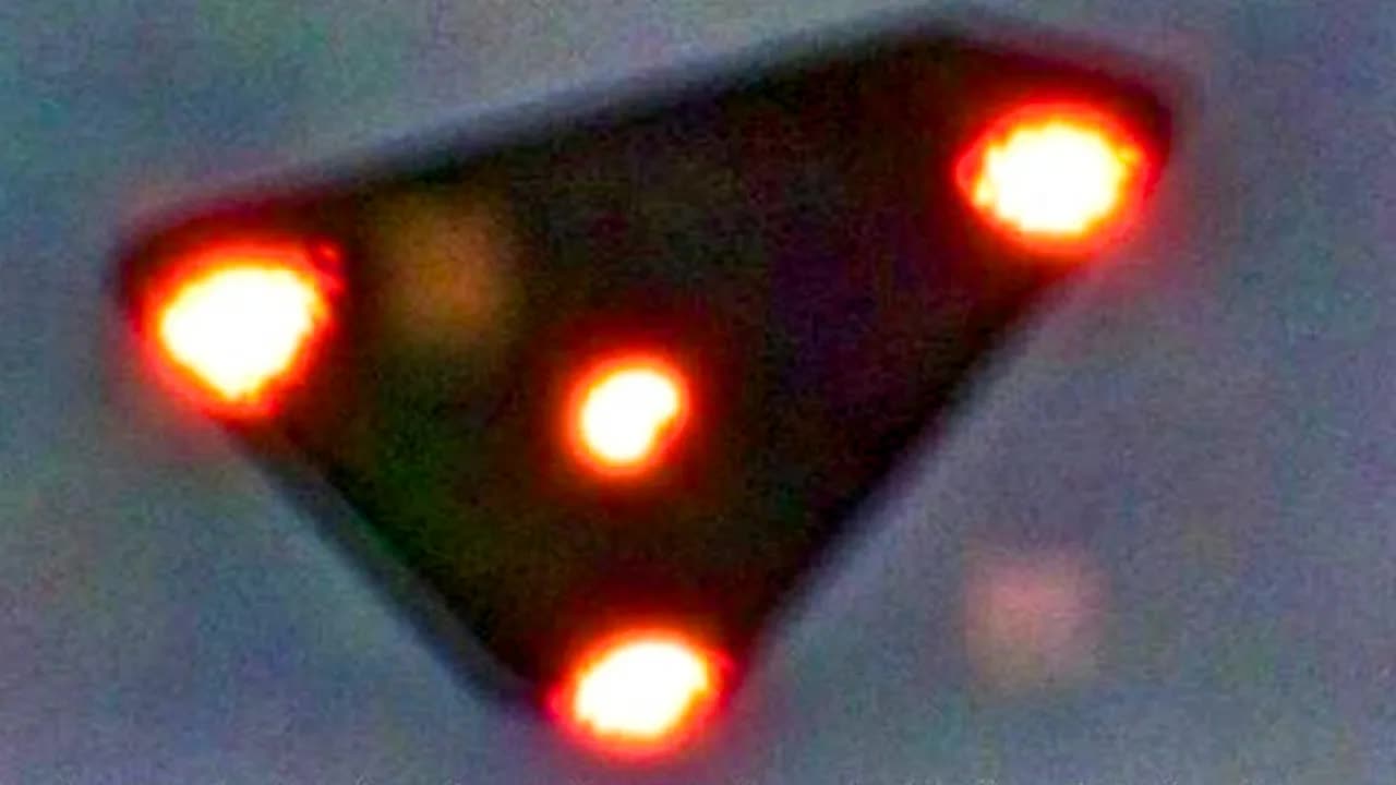 Top 10 Ünlü UFO Görüntülerinin Arşivi: En Çarpıcı Olaylar