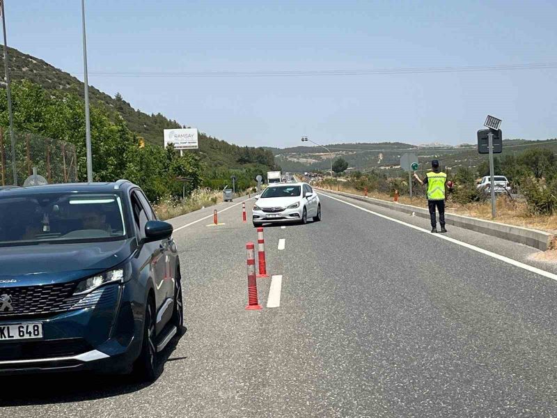 Muğla'da Jandarma Ekipleri Tarafından Gerçekleştirilen Operasyonda 21 Kişi Tutuklandı