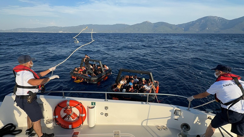 Aydın Ilı Kuşadası Açıklarında Düzensiz Göçmen Kurtarıldı