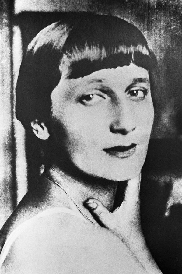 Anna Akhmatova: 20. Yüzyıl Rus Edebiyatının Önemli İsimlerinden Biridir