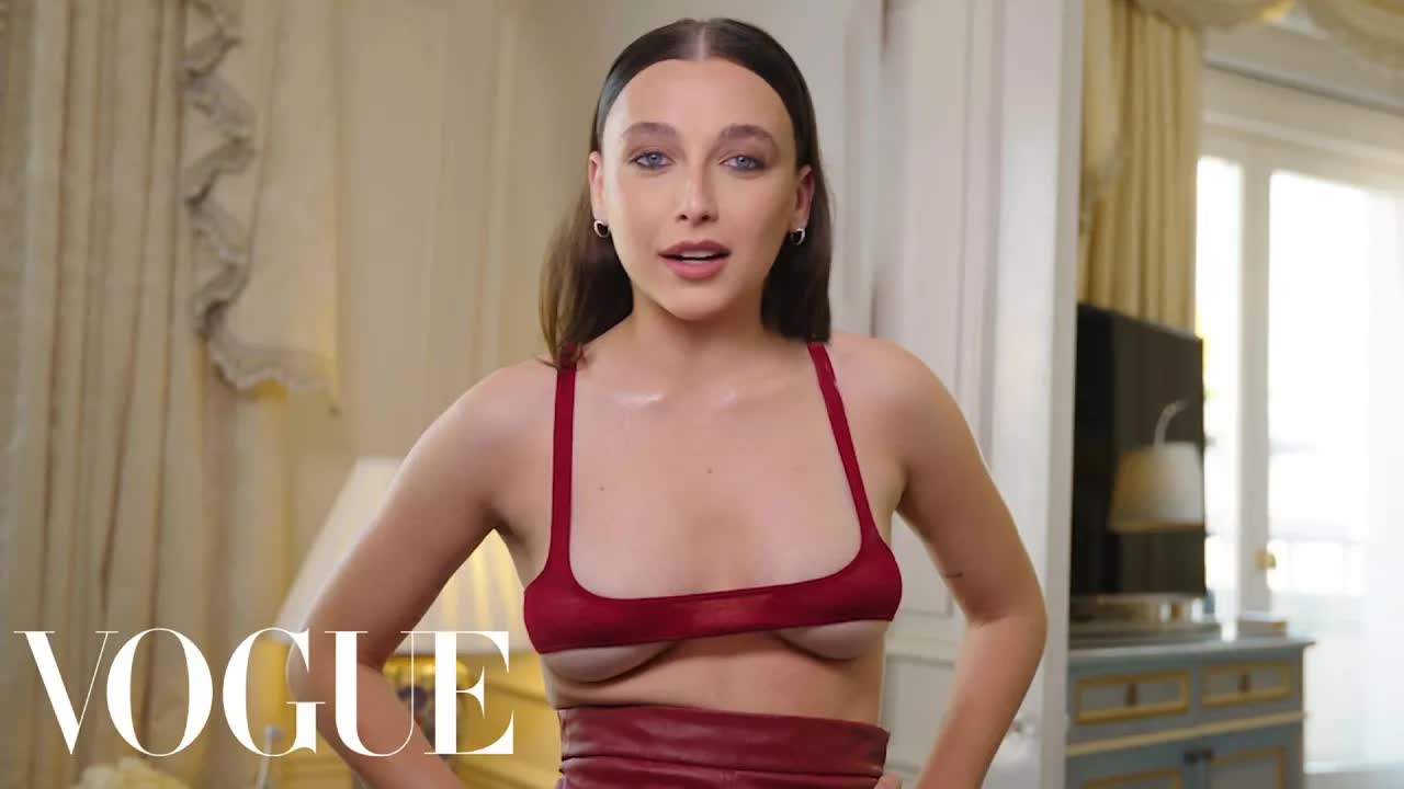 Emma Chamberlain, Vogue World: Paris Etkinliğinde Göz Kamaştırdı