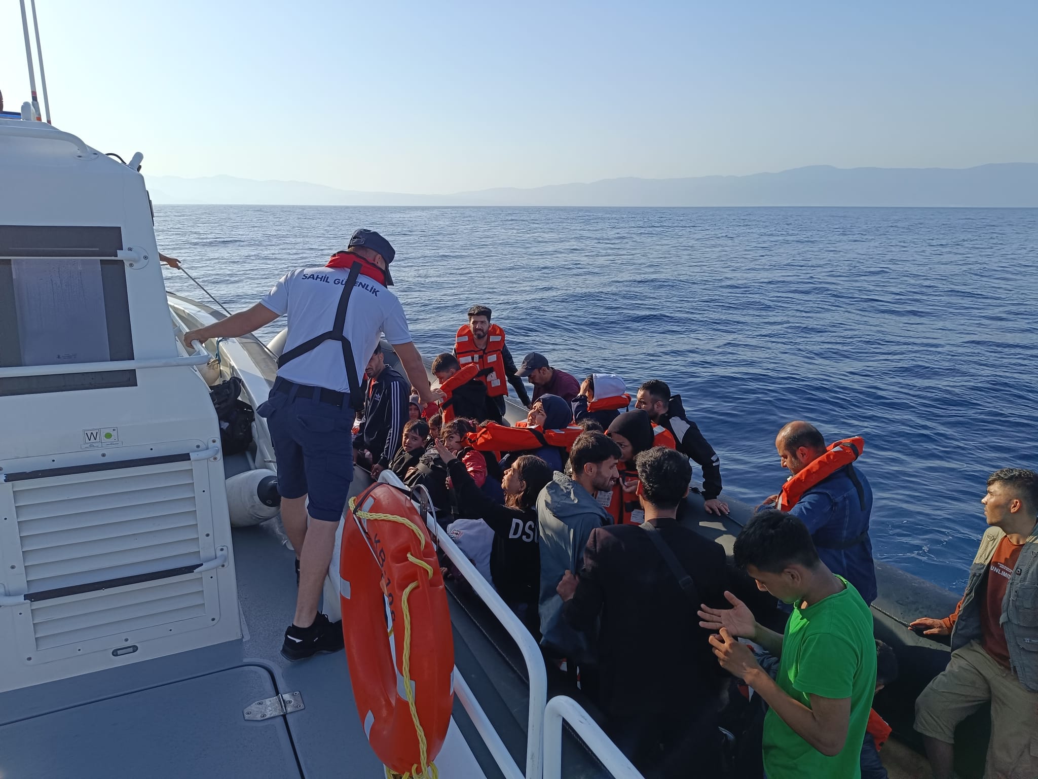 Yunanistan Unsurları Tarafından Türk Karasularına Geri İtildi: 21 Düzensiz Göçmen Kurtarıldı