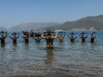 Muğla'da Eğitim Manzaraları: Amfibi Harekât Eğitimleri İcra Edildi