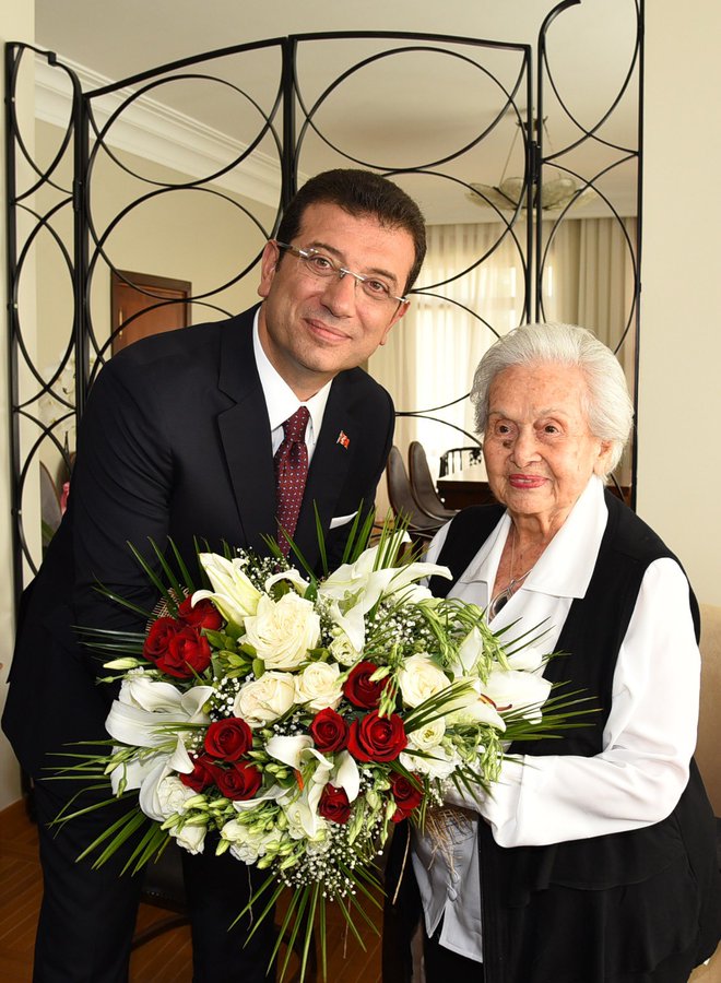 İstanbul Büyükşehir Belediye Başkanı Ekrem İmamoğlu, Nilüfer Gürsoy'un Vefatını Üzüntüyle Karşıladı