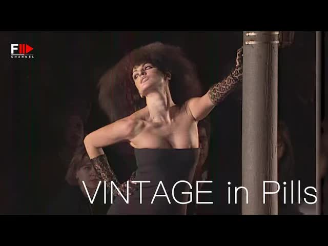 Givenchy'nin 1997 Sonbahar Koleksiyonu Paris'te Tanıtıldı