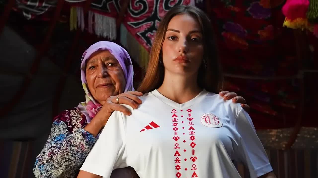 Antalyaspor, 2024-2025 Sezonu Formalarını Tanıttı