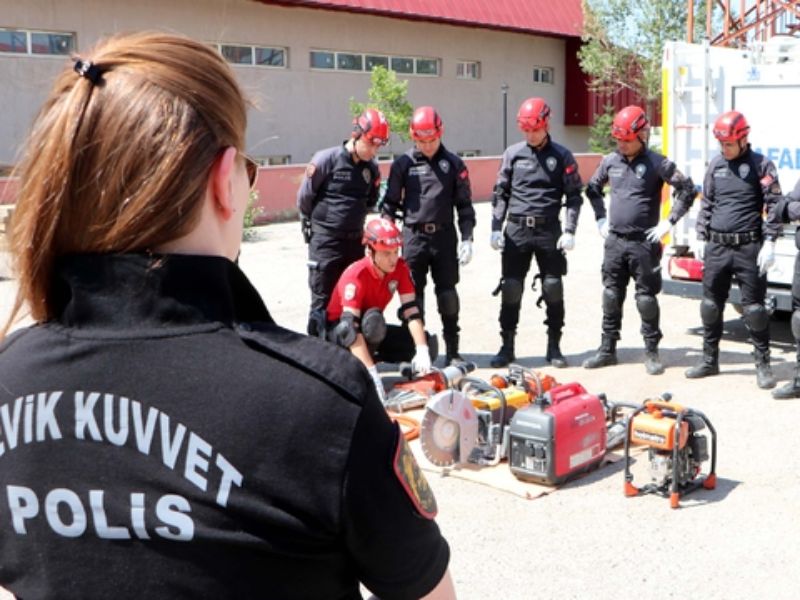 Erzurum Emniyet Müdürlüğü Gönüllü Polisleri AFAD İle Eğitimlere Devam Ediyor