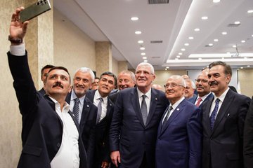 İYİ Parti Genel Başkanı Müsavat Dervişoğlu, Yaz Boyunca Halkın Sorunlarını Dinliyor