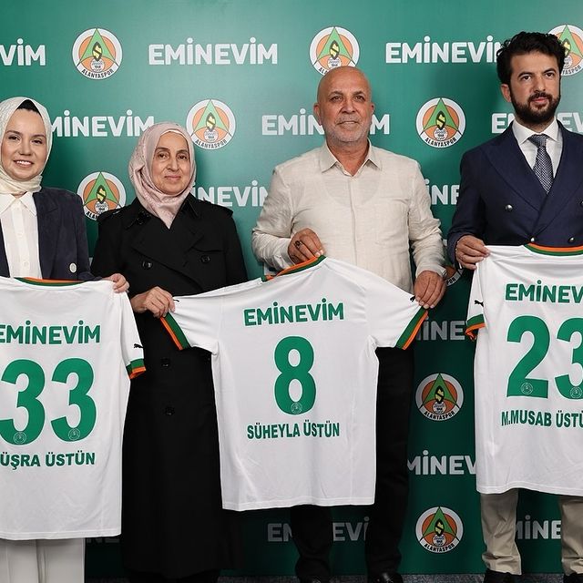 Corendon Alanyaspor ve Eminevim Arasında Sponsorluk Anlaşması